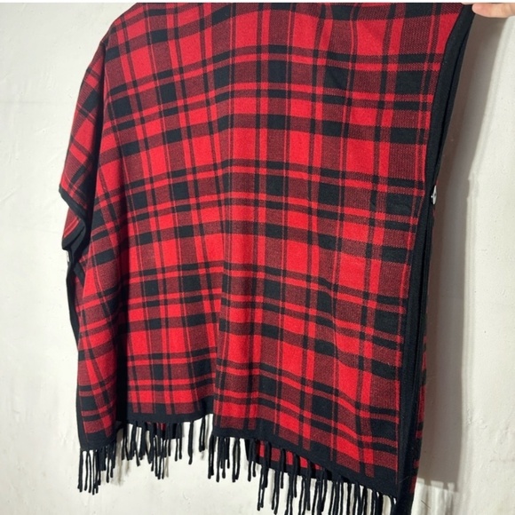 Guillaume Red Black Plaid Poncho With Fringe M/L - Picture 9 of 10